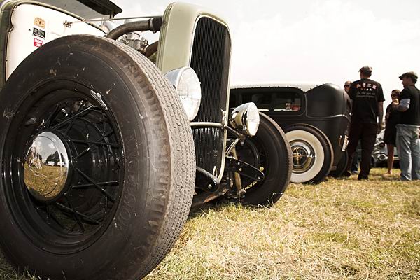     (Hot Rod & Kustom Kar Meeting)